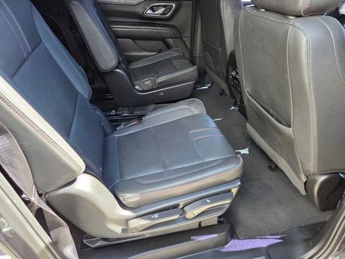 Used 2022 Chevrolet Suburban RST w/ Luxury Package image 15