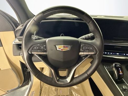 Used 2024 Cadillac Escalade Premium Luxury AWD/4WD image 12