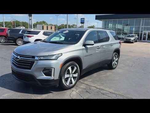 Certified 2023 Chevrolet Traverse LT w/ LT Premium Package AWD/4WD image 4