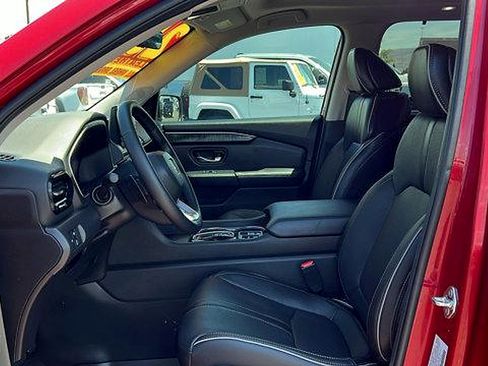 Used 2025 Honda Pilot Elite image 31