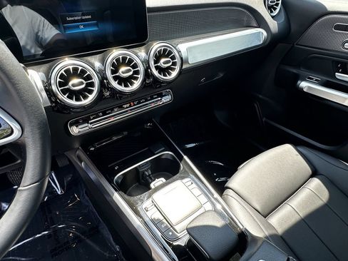 Certified 2021 Mercedes-Benz GLB 250 image 31