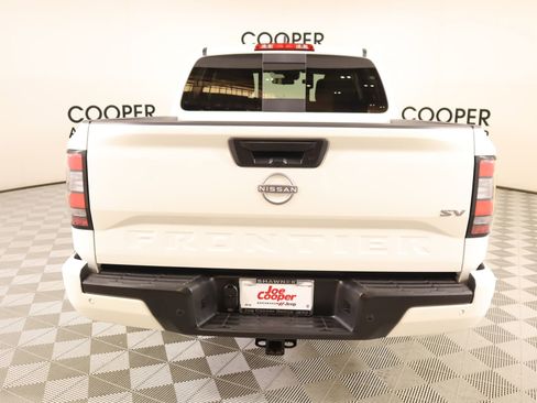 Used 2024 Nissan Frontier SV w/ SV Convenience Package image 21