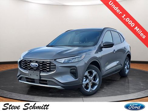 Used 2025 Ford Escape ST-Line w/ Cold Weather Package image 1