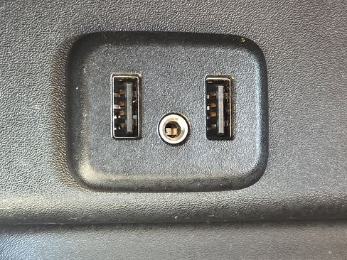 Used 2018 Chevrolet Equinox LT w/ Sun & Infotainment Package image 22