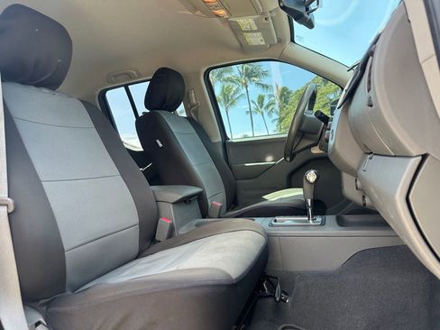 Used 2019 Nissan Frontier SV w/ Value Truck Package image 9