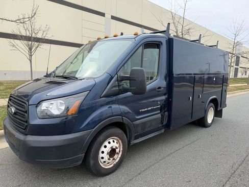 Used 2019 Ford Transit 350 138 DRW RWD image 2