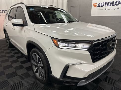 Used 2024 Honda Pilot Elite image 3