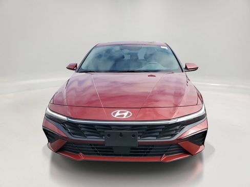 Used 2024 Hyundai Elantra SEL w/ Convenience Package FWD image 2