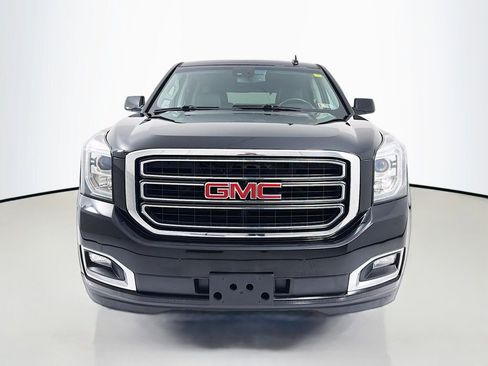 Used 2017 GMC Yukon SLT AWD/4WD image 2