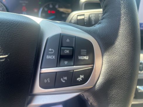 Used 2023 Ford Explorer XLT w/ Equipment Group 202A AWD/4WD image 31