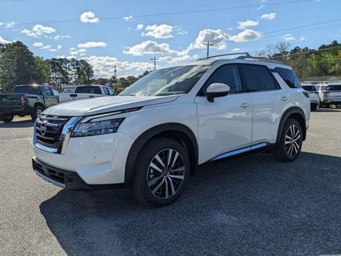 Certified 2024 Nissan Pathfinder Platinum w/ Cargo Package image 8