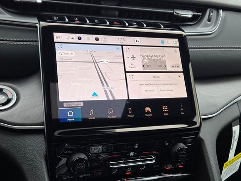 New 2025 Jeep Grand Cherokee Limited w/ Black Appearance Package image 31