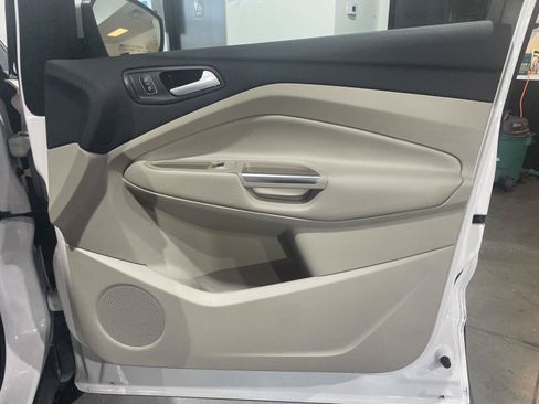 Used 2018 Ford Escape Titanium w/ Ford Safe & Smart Package AWD/4WD image 24