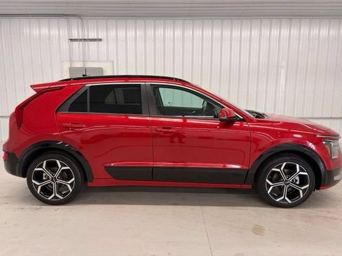 Used 2023 Kia Niro EX Touring FWD image 6