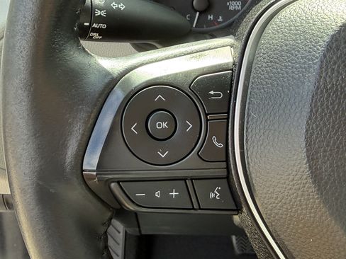 Used 2024 Toyota Corolla Cross LE FWD image 17