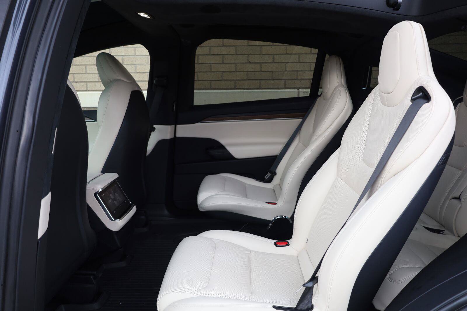 Used 2023 Tesla Model X AWD/4WD image 25
