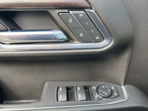 Used 2024 GMC Sierra 1500 SLT image 19