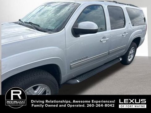 Used 2014 Chevrolet Suburban LT image 3