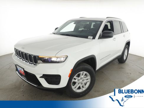 New 2025 Jeep Grand Cherokee Laredo image 1