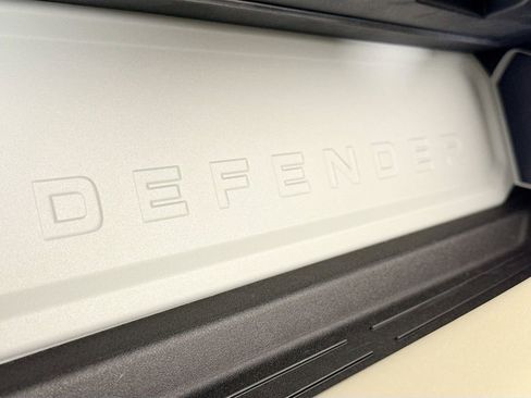 Used 2024 Land Rover Defender 110 S image 22