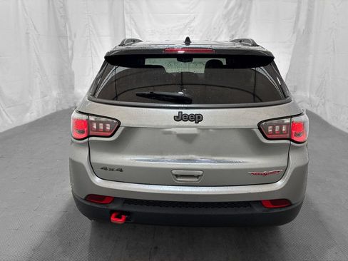 Used 2019 Jeep Compass Trailhawk AWD/4WD image 5