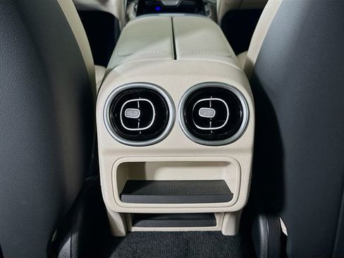 Used 2023 Mercedes-Benz C 300 4MATIC Sedan image 27