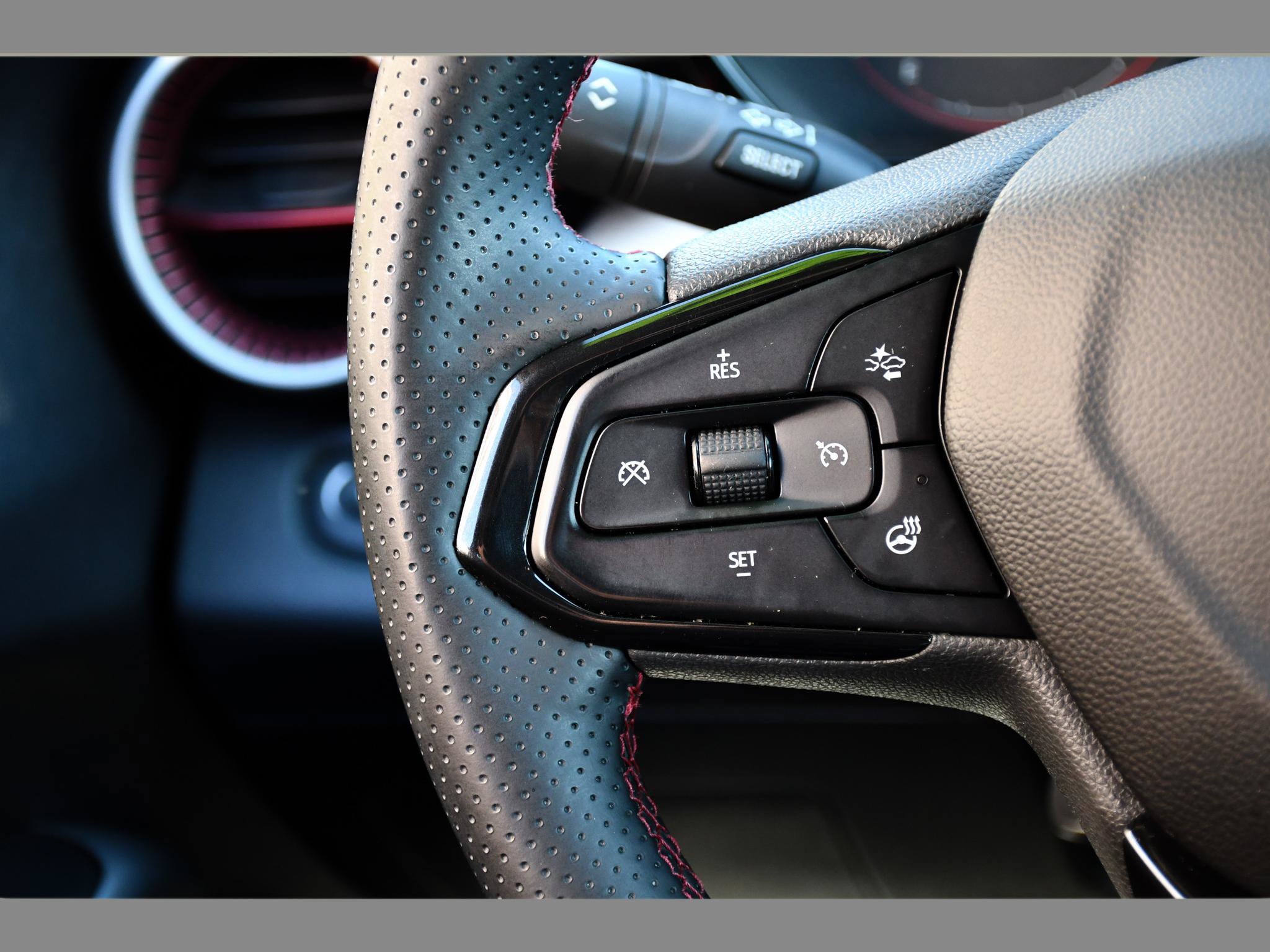 Used 2024 Chevrolet Trax RS w/ Driver Confidence Package FWD image 30