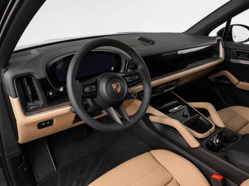 New 2025 Porsche Cayenne image 37