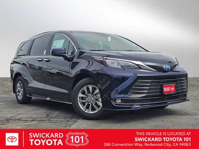 New 2025 Toyota Sienna XLE