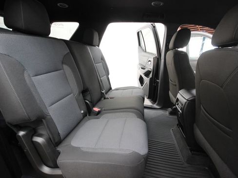 Used 2023 Chevrolet Traverse LT FWD image 27
