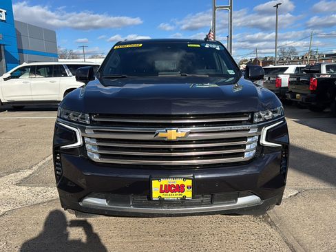 Used 2024 Chevrolet Tahoe High Country image 3