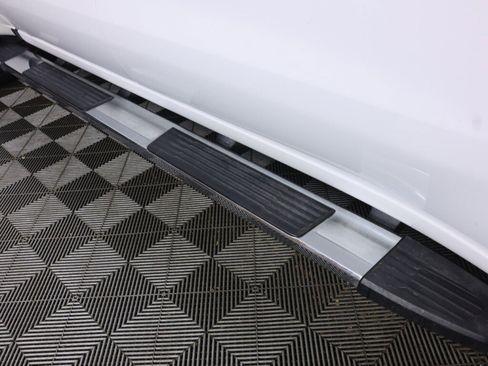 Used 2020 GMC Sierra 1500 4x4 Crew Cab w/ Sierra Value Package image 35