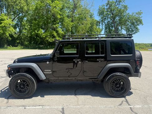 Used 2015 Jeep Wrangler Unlimited Sport AWD/4WD image 8