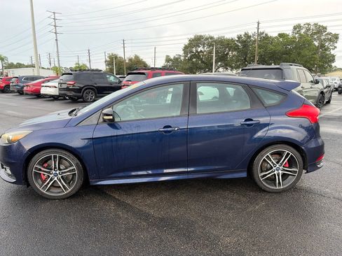 Used 2016 Ford Focus ST w/ Equipment Group 401A FWD image 4