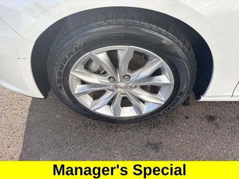 Used 2024 Chevrolet Malibu LT image 46