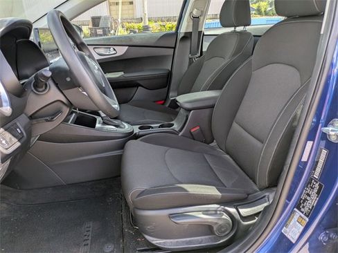 Used 2022 Kia Forte LXS image 6