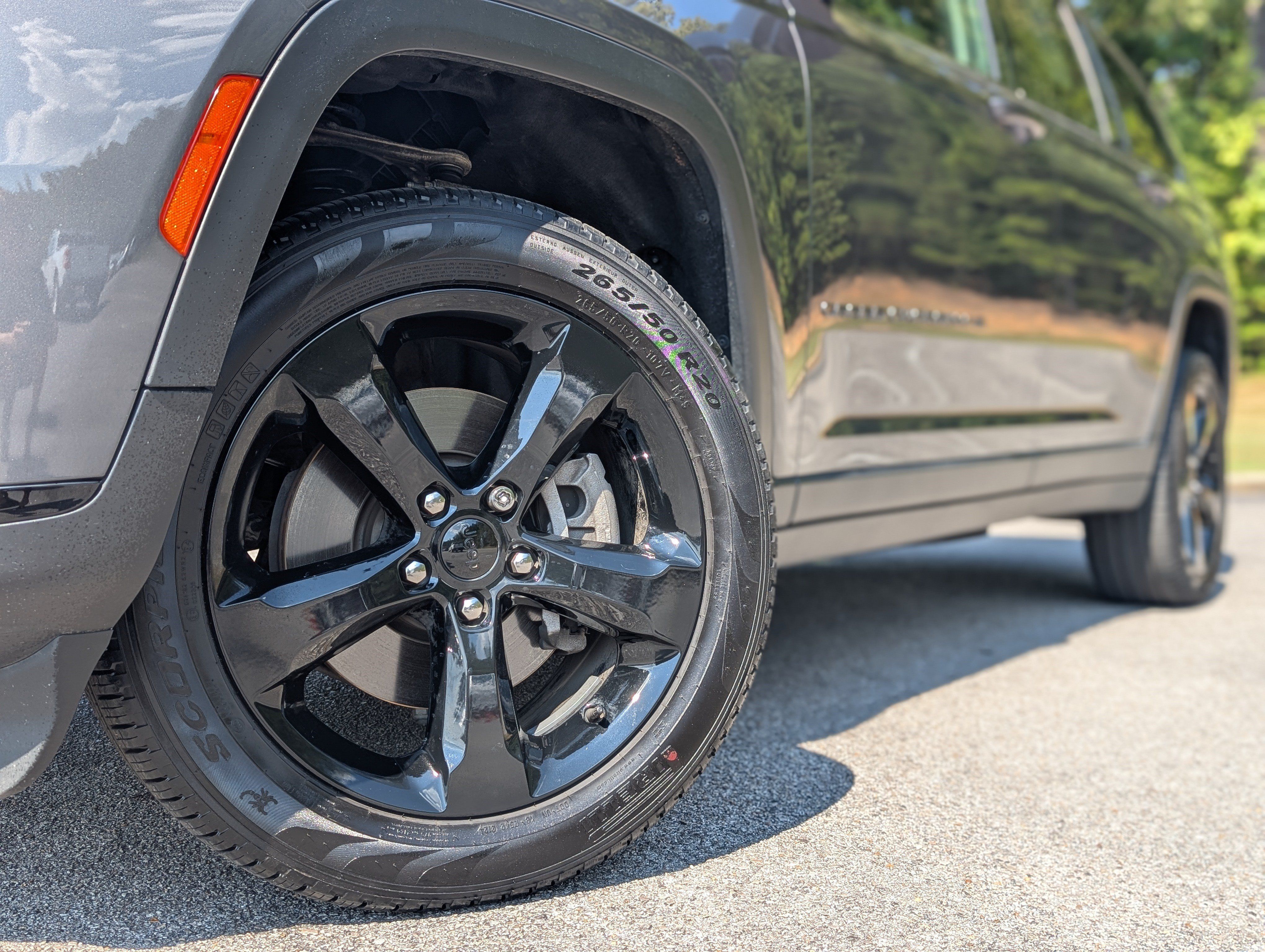 Used 2024 Jeep Grand Cherokee L Limited w/ Black Appearance Package AWD/4WD image 35