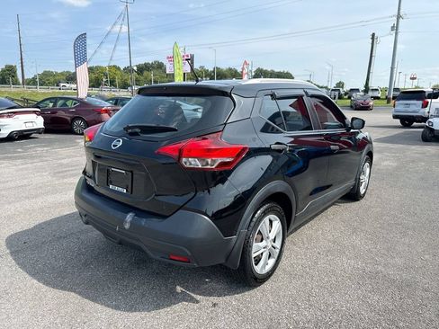 Used 2019 Nissan Kicks S FWD image 5