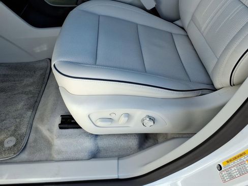 Used 2025 Buick Enclave Avenir w/ Super Cruise Package FWD image 5
