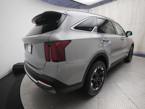 Used 2024 Kia Sorento S w/ Panoramic Sunroof Package AWD/4WD image 13