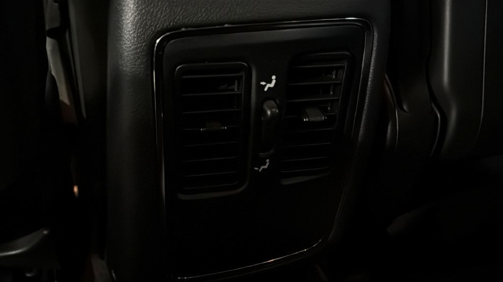 Used 2018 Jeep Grand Cherokee Laredo AWD/4WD image 20