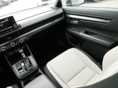 Certified 2024 Honda CR-V EX image 11