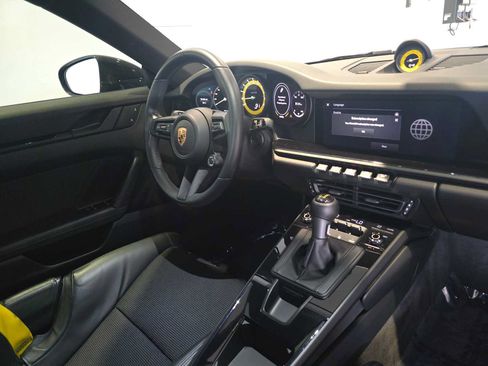Used 2022 Porsche 911 GT3 RWD image 11