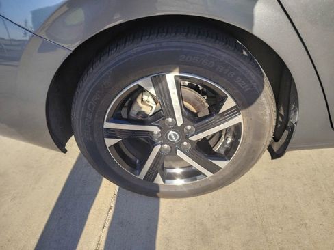 Used 2024 Nissan Sentra SV FWD image 6