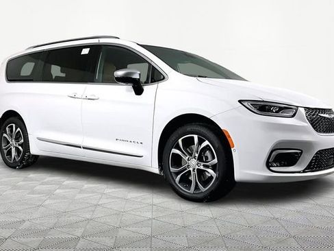 New 2026 Chrysler Pacifica Pinnacle w/ Trailer Tow Group image 3