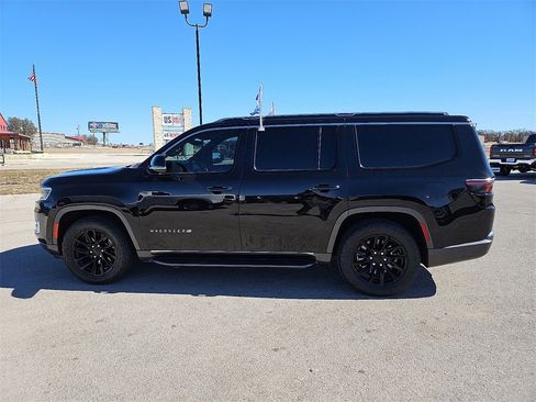 Used 2022 Jeep Wagoneer Series III image 3