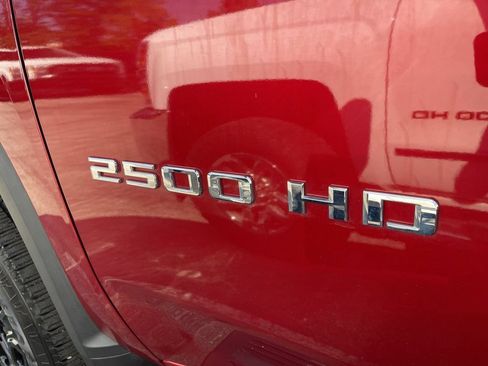 Used 2022 Chevrolet Silverado 2500 LT w/ Convenience Package AWD/4WD image 3
