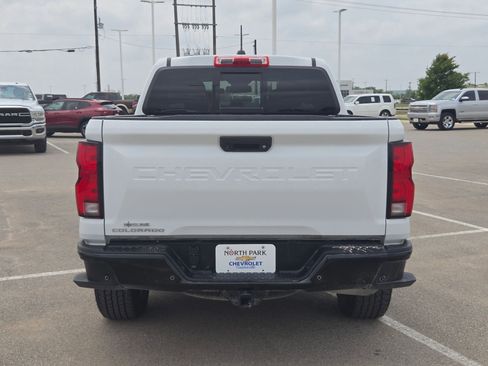 Used 2025 Chevrolet Colorado Z71 image 4
