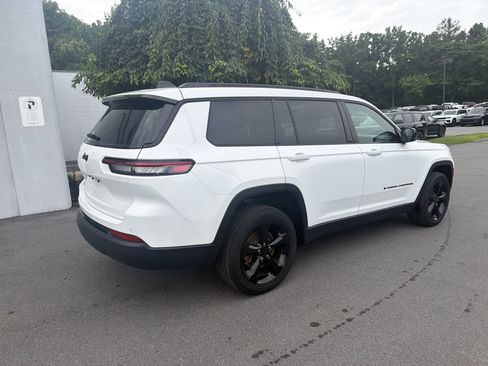 Certified 2025 Jeep Grand Cherokee L Altitude AWD/4WD image 3