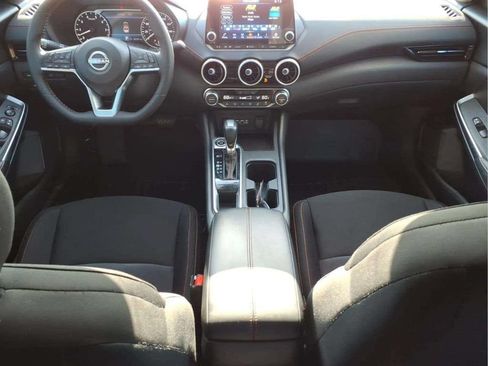 Used 2025 Nissan Sentra SR FWD image 9